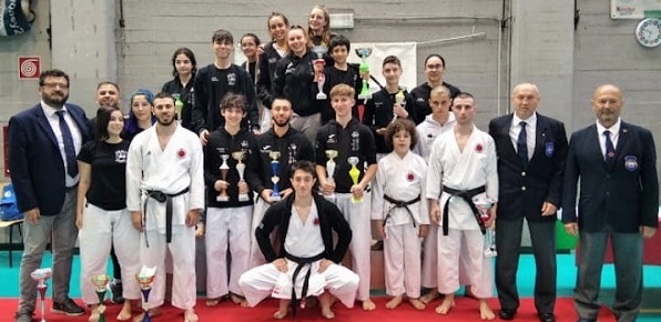 Karate: la “Rem Bu Kan” trionfa nelle gare nazionali per cinture marroni. A luglio si vola in Olanda