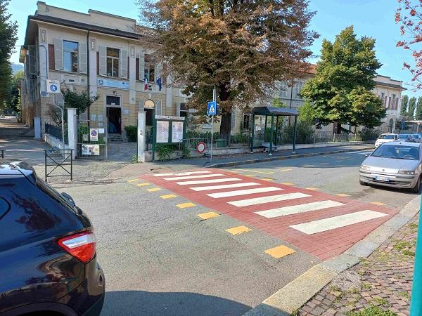 Le scuole chivassesi si preparano alla riapertura. Il Comune spende 120mila euro per i nuovi arredi