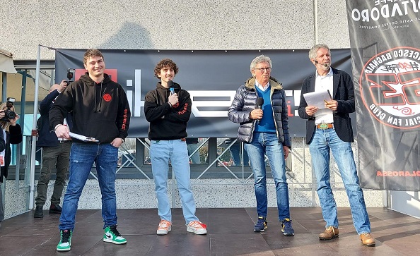 “Chivasso tifa Pecco”. Maxischermo in Piazza D’Armi per seguire la gara MotoGP di Valencia