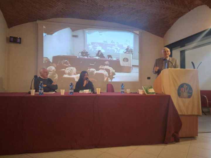 Chivasso: “Impegnati perché…”: un libro ripercorre i sessant’anni di attività del circolo Acli