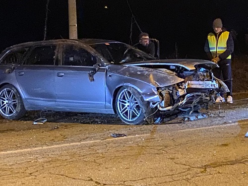 Attimi di paura a Oglianico: automobile esce di strada e si ribalta nel fossato in via Salassa