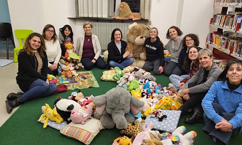 Cuorgnè: grandissimo successo per “La notte dei pupazzi in biblioteca”. L’entusiasmo dei bimbi