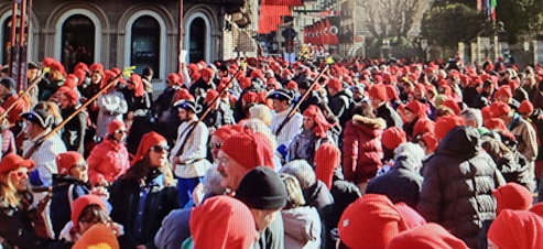 Carnevale di Ivrea: domenica 19 febbraio il biglietto passa da 10 a 15 euro. “Aumento necessario”