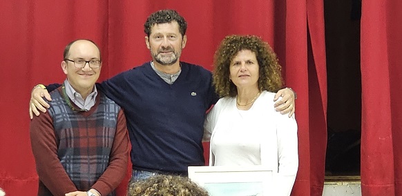 Busano: lo scrittore e pittore Danilo Sandrono ha presentato con successo il suo libro “Papaveri”