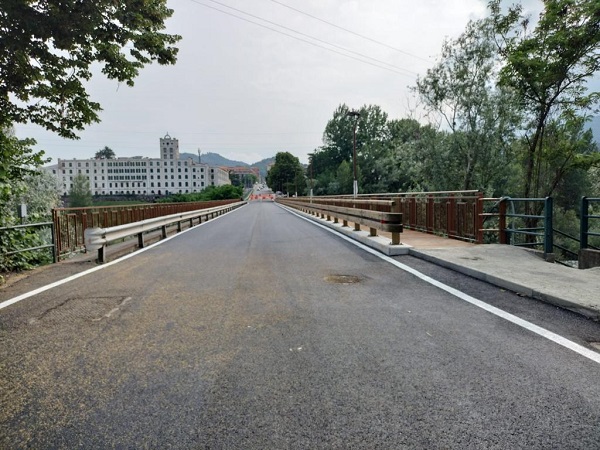 Cuorgnè, riaperti al traffico lo storico ponte sull’Orco e la nuova passerella al “Pedaggio”