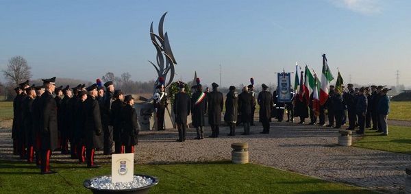 Carabinieri: commemorate con tutti gli onori le vittime della tragedia di Volpiano del 1998