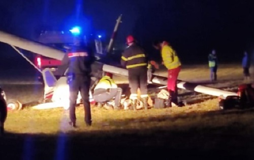 Favria-San Gillio: due aerei biposto precipitano in contemporanea. Due fidanzati rischiano la vita