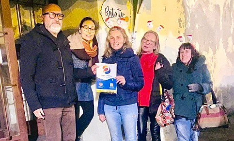 Solidarietà: il Rotary Club Cuorgnè e Canavese dona 500 euro all’emporio solidale “Ratatù”