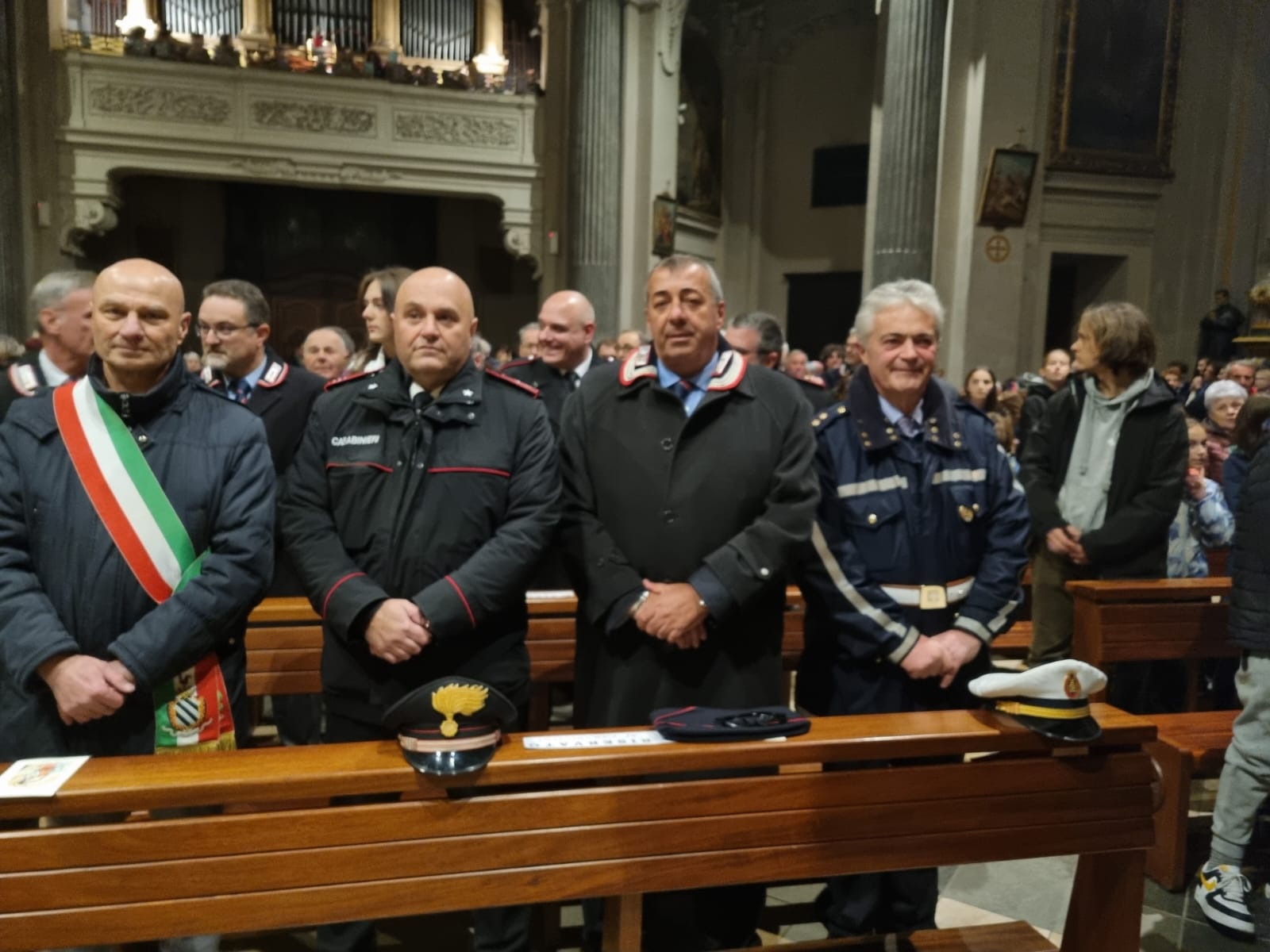 Rivarolo, i carabinieri in congedo e in servizio hanno festeggiato la “Virgo Fidelis” patrona dell’Arma