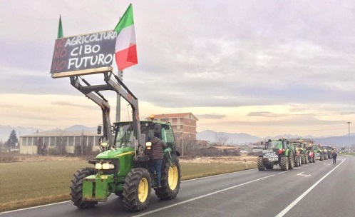Gli agricoltori protestano con la politica europea. Avetta (Pd): “Salviamo un comparto strategico”