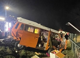 Autostrada Torino-Aosta: violento scontro tra un’auto e un furgone. Tre i feriti in ospedale