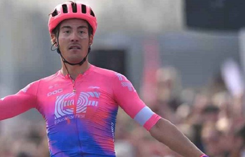 Ciclismo: fuga solitaria e trionfale del toscano Alberto Bettiol che a Salassa vince la Torino-Milano