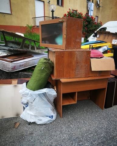 Castellamonte: montagne di rifiuti e amianto bruciato. Beccati e multati cinque trasgressori