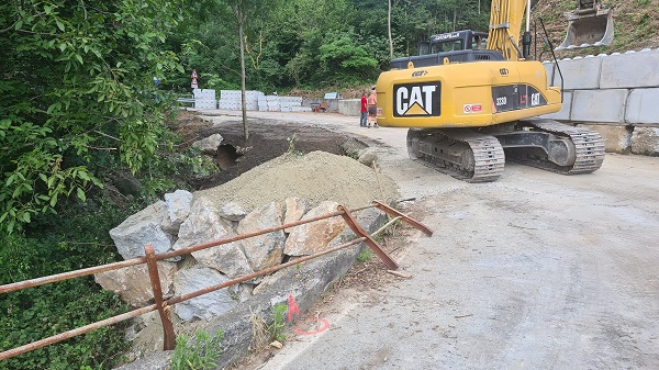 Borgofranco d’Ivrea: procede l’intervento urgente per mettere in sicurezza la provinciale 73 a Biò