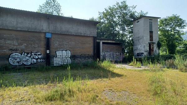 Chivasso: via libera alla demolizione di vecchi manufatti industriali nel Parco del “Sabiuné”