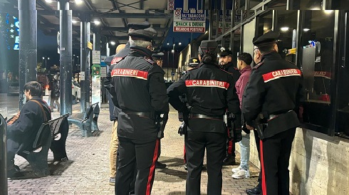 Chivasso: controlli alla stazione ferroviaria, identificati 38 individui e segnalati 3 giovani per droga