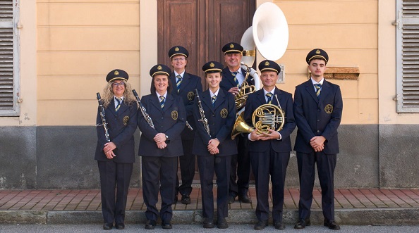 Cuorgnè: nuove divise per i musici della Filarmonica dei Concordi. E domenica 17 concerto di S. Cecilia