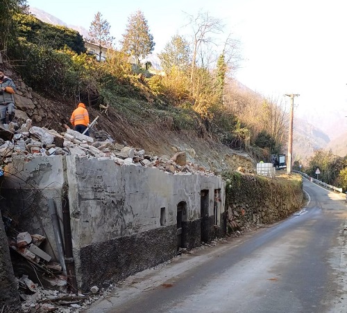 Pont Canavese: quasi ultimati i lavori di allargamento della provinciale 47. La vecchia strettoia non c’è più