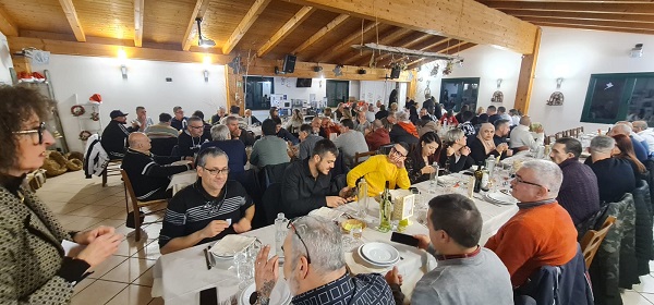 Rivara, convivio natalizio dei soci del sodalizio “Essenzialmente” all’insegna della solidarietà