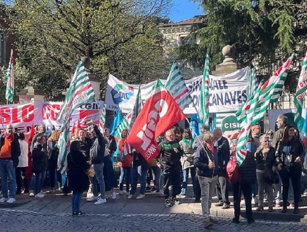 Telecomunicazioni in sciopero: a Ivrea esplode la protesta per il contratto scaduto da due anni