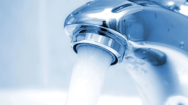 Chivasso, scuola “Mazzucchelli”: acqua di nuovo conforme. Alla scuola dell’infanzia di Betlemme si utilizza ancora acqua in bottiglia