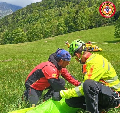 Ronco Canavese: parapendista francese soccorsa dopo una caduta durante l’atterraggio, non è grave
