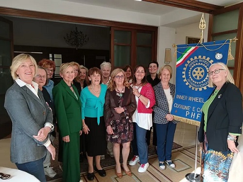 Inner Wheel Cuorgnè e Canavese: 33 anni di solidarietà e impegno per le famiglie in difficoltà