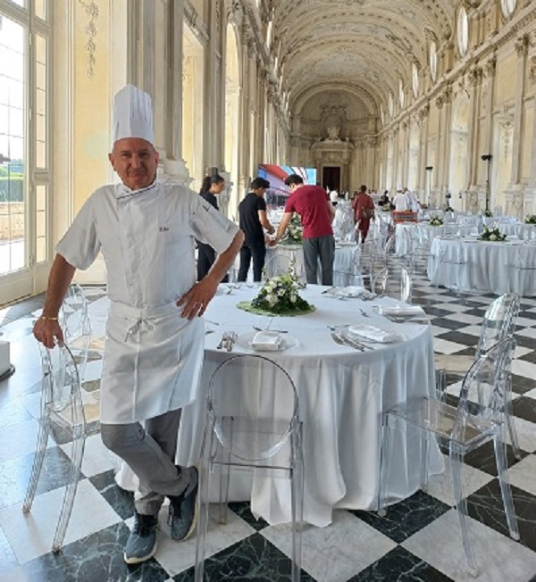 Lo Chef Elio Vernetti incanta la Reggia di Venaria: il Piemonte protagonista alla Media Welcome Reception dei 50 Best Restaurants 2025
