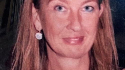 Chivasso in lutto: straziante ultimo saluto a Maria Pia Tento, 57 anni, insegnante della scuola Marconi