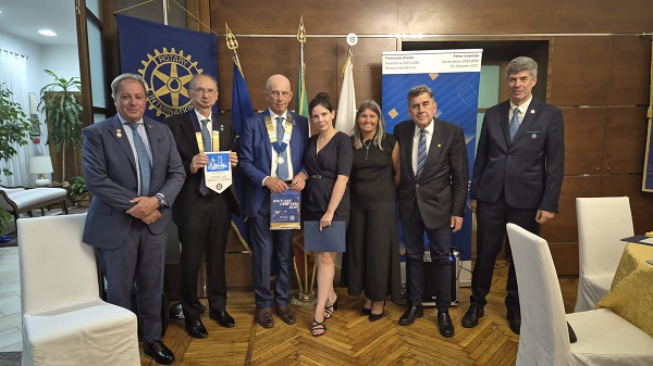 Solidarietà, territorio e nuove generazioni: il Governatore Invernizzi incontra il Rotary Club Cuorgnè e Canavese