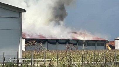 Rivarolo Canavese, nuovo incendio alla cascina Merlo: fienile in fiamme tre anni dopo il rogo del 2022