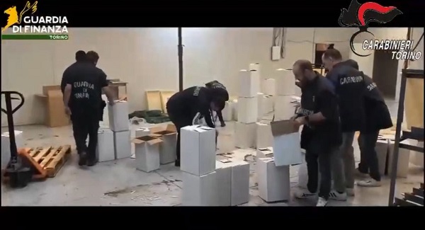 Canavese, scoperti sette stabilimenti clandestini: lavoratori schiavi e sigarette di contrabbando per 175 milioni di euro