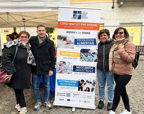 Chivasso: gran folla, nonostante il maltempo, alla giornata dell’Orientamento scolastico territoriale