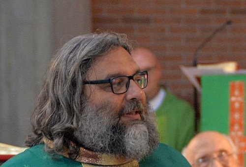 Leinì: Don Riccardo Robella fuori dal coma farmacologico. I medici del Cto sciolgono la prognosi