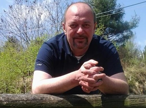 Ultimo e doloroso addio di Rivara ad Alberto Vallero, maestro falegname e custode dell’arte del legno