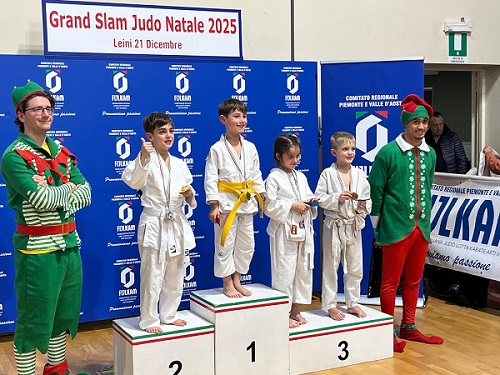 Grande Slam di Natale a Leinì: pioggia di medaglie per l’Accademia Canavese Judo, oro per Federico Meinardi