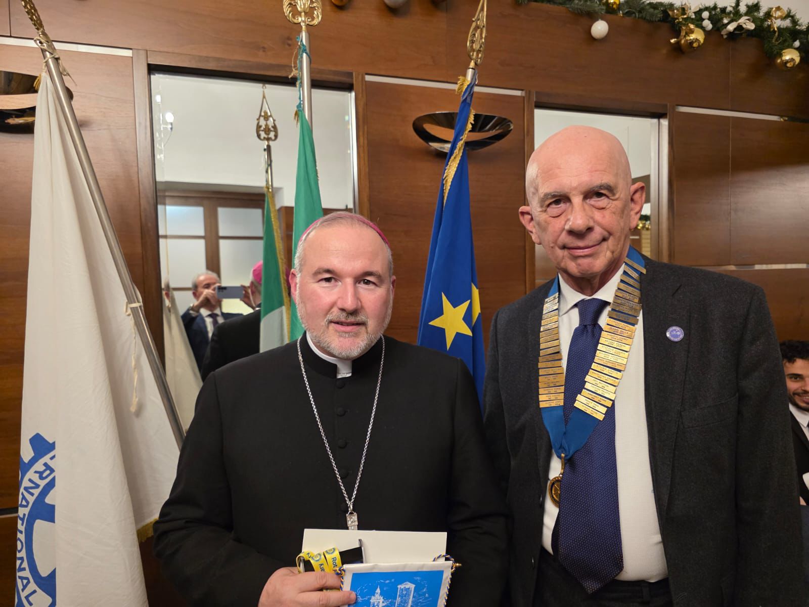 Rotary Club Cuorgnè e Canavese, cena degli auguri all’insegna dell’amicizia e dello spirito natalizio