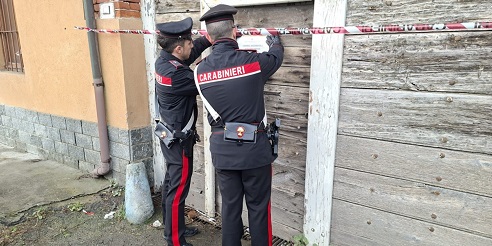 Dramma a Caselle: ferisce gravemente la madre con una pistola sparachiodi. Arrestato un 40enne
