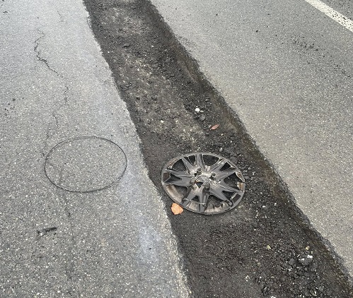 Cuorgnè, strada dissestata e auto danneggiate: raffica di denunce per il cantiere di via Brigate Partigiane