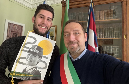 Favria, un nuovo futuro in divisa: Gianluca ammesso al corso per marescialli della Guardia di Finanza