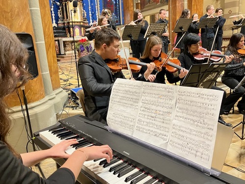 Nasce l’orchestra di chitarre di Rivarolo Canavese: la direzione artistica al giovane talento Bishal Nigra