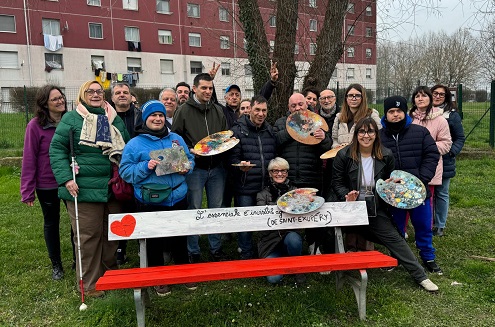 Chivasso, nel parco di via Togliatti arrivano le panchine sensoriali realizzate dai ragazzi del C.I.S.S.