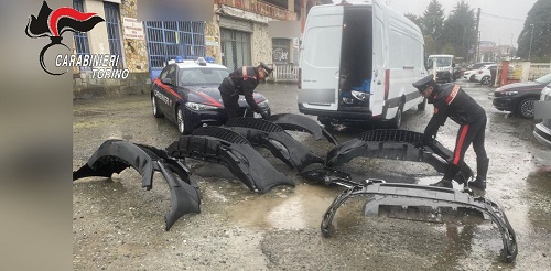 Tentato furto da 80 mila euro in un’azienda di auto da corsa: arrestati dai Carabinieri due autotrasportatori