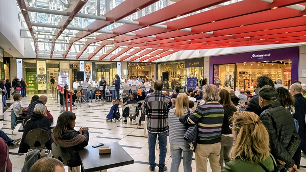 Nel solco poetico di De Andrè: successo per l’esibizione della Filarmonica Oglianicese all’Urban Center di Rivarolo