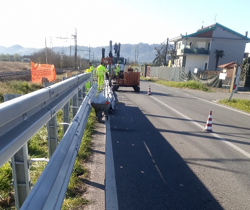 Strada provinciale 82, lavori in corso tra Chivasso e Montanaro: nuove barriere e maggiore sicurezza