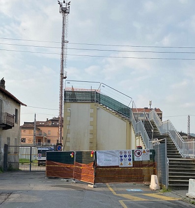 Chivasso, aperta la nuova passerella pedonale: addio al passaggio a livello di via Talentino