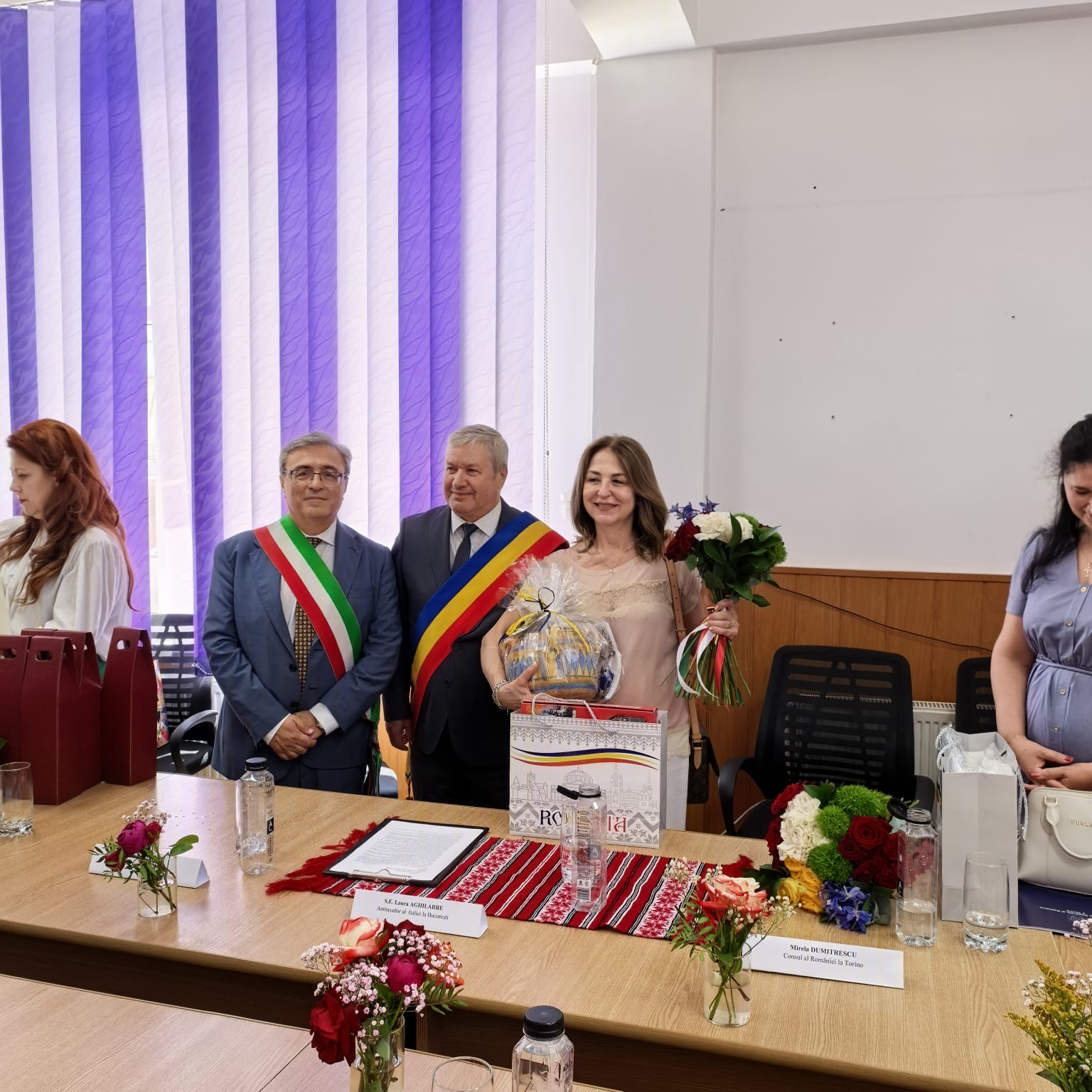 Castellamonte e Greci sempre più vicine: in Romania celebrato il gemellaggio tra le due comunità