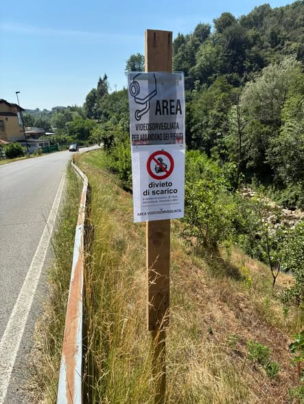 Forno Canavese, rifiuti abbandonati. Il sindaco Armenio dichiara guerra agli incivili