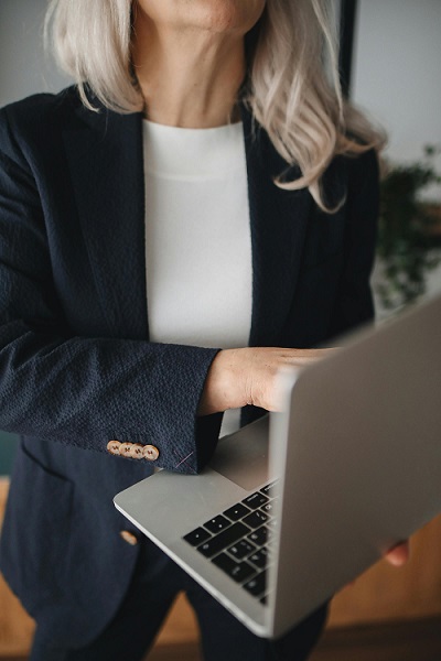 Trading online e rendimenti fino al 18%: broker canavesana a processo per un giro da 11 milioni