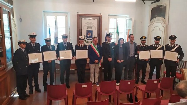San Maurizio Canavese, sventarono un furto e fermarono quattro malviventi: encomio ad agenti e carabinieri